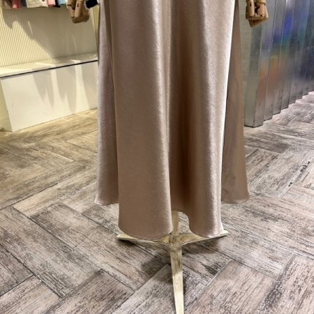 A라인 새틴 롱 스커트