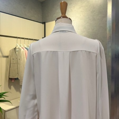 퍼프 소매 리본 블라우스