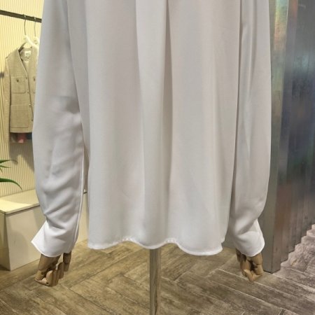 퍼프 소매 리본 블라우스