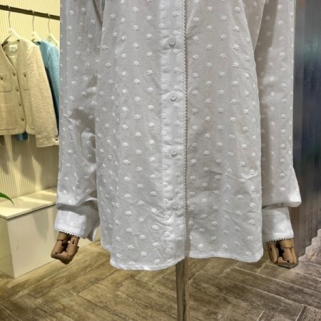 언발 자수 플라워 박시 블라우스