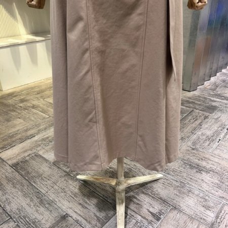 백 밴딩 더블 단추 벨트 롱 스커트