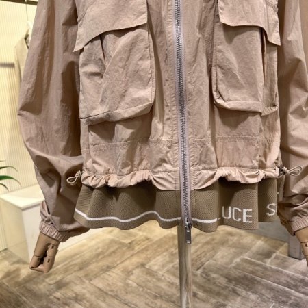 포켓 후드 레터링 점퍼