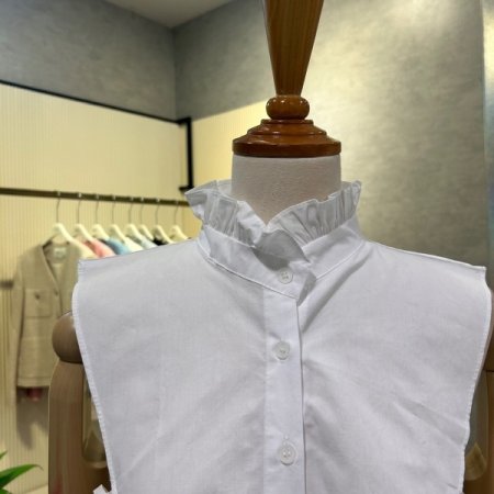 케이프 프릴 넥 블라우스