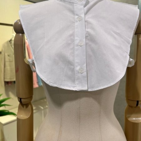 케이프 프릴 넥 블라우스