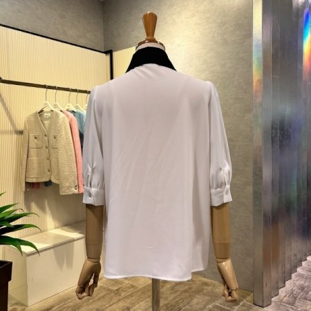 배색 카라 타이 블라우스