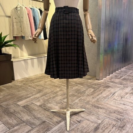 벨티드 체크 미디 스커트