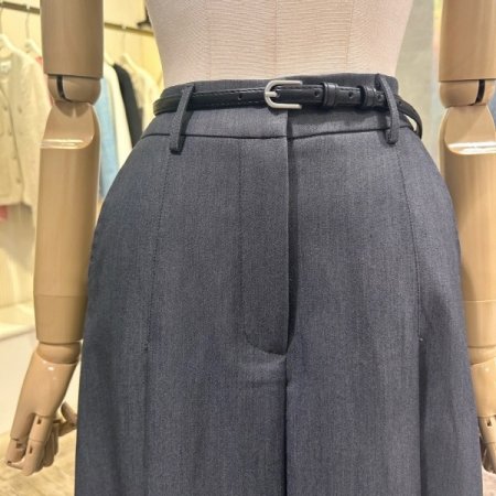 벨티드 투턱 미디 스커트