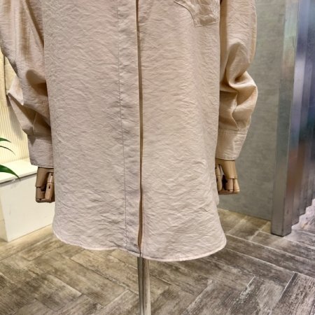 백 스트랩 박시 블라우스