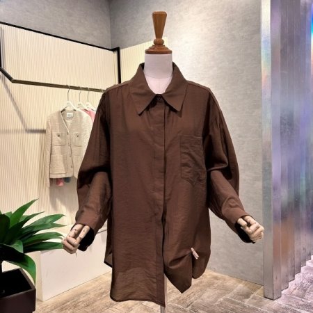 박시 백 스트랩 블라우스