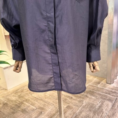 박시 백 스트랩 블라우스