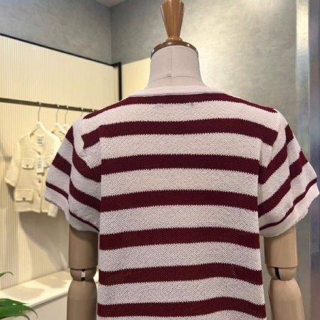 이중 캡소매 배색 니트