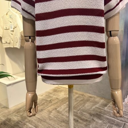 이중 캡소매 배색 니트