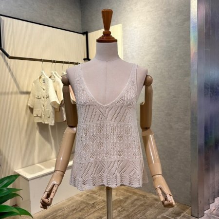 크롭 V넥 펀칭 민소매 니트