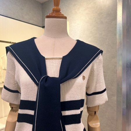 세일러 카라 배색 니트