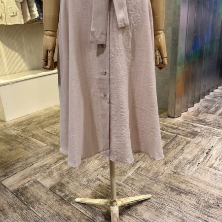 벨티드 다트 카라 단추 원피스