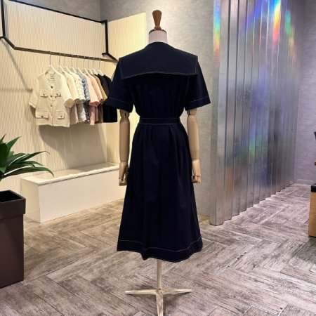 벨티드 세일러 카라 롱 원피스