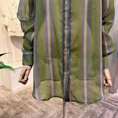 박시 배색 라인 단추 셔츠