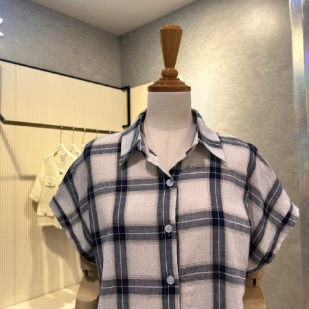 체크 캡소매 단추 셔츠