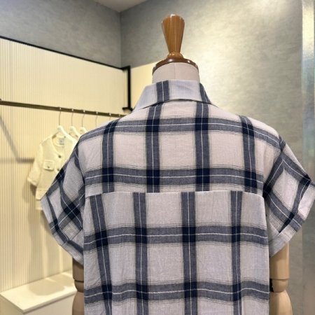 체크 캡소매 단추 셔츠