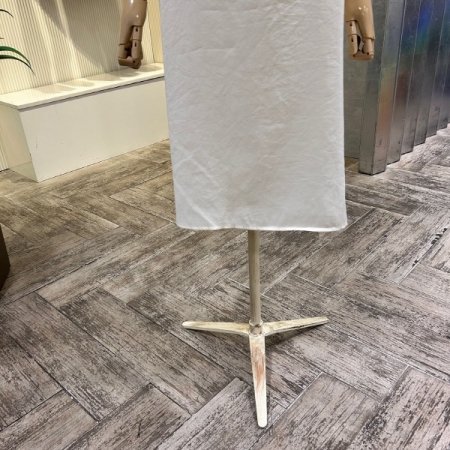 스트랩 민소매 미디 원피스