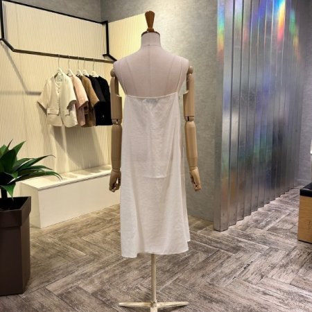 스트랩 민소매 미디 원피스