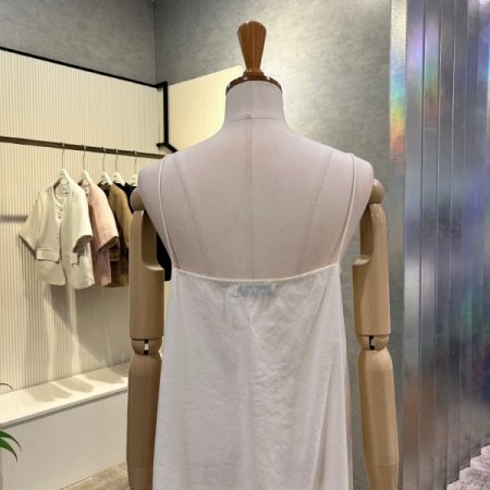 스트랩 민소매 미디 원피스