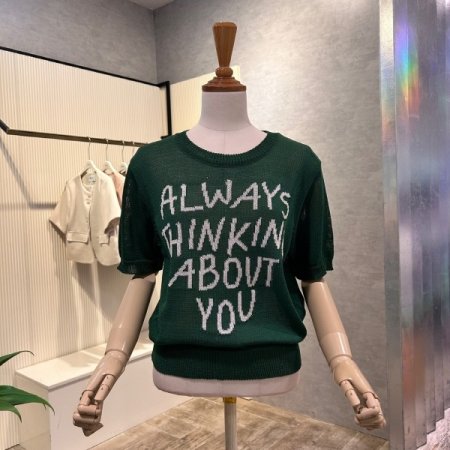 레터링 라운드 넥 니트