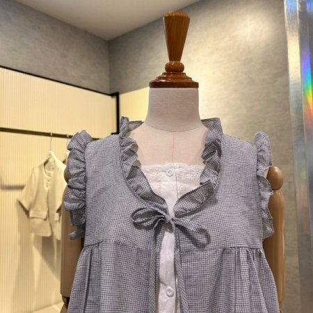 프릴 라인 민소매 레이어드 블라우스