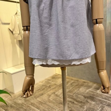 프릴 라인 민소매 레이어드 블라우스