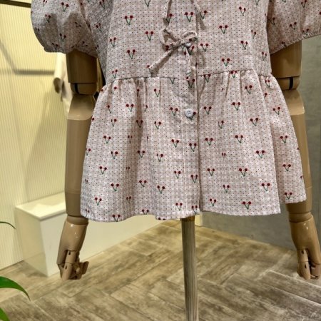 체리 프린트 리본 블라우스