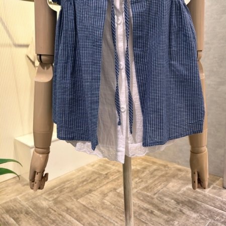 민소매 프릴 라인 레이어드 블라우스