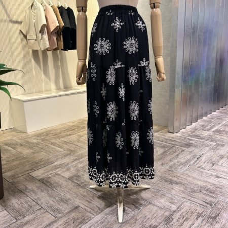 프린트 이단 셔링 밴딩 롱 스커트