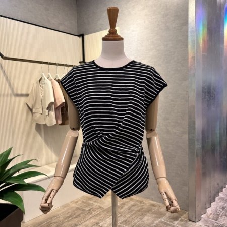 캡소매 크로스 단추 니트