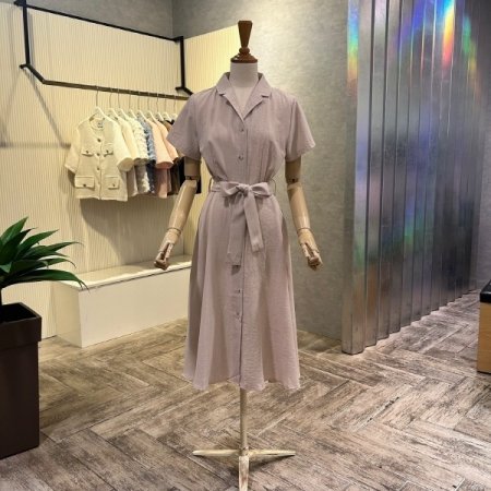 카라 단추 다트 벨티드 원피스