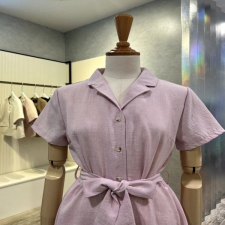 카라 단추 다트 벨티드 원피스