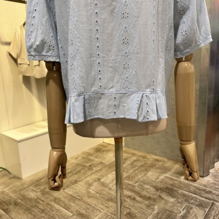 프릴 레이스 자수 블라우스