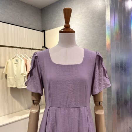 스퀘어넥 퍼프 소매 원피스