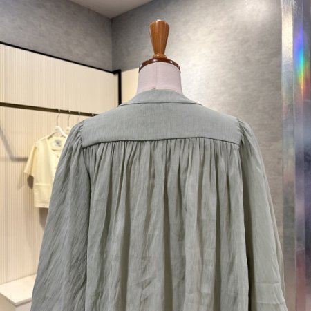 나그랑 셔링 소매 블라우스