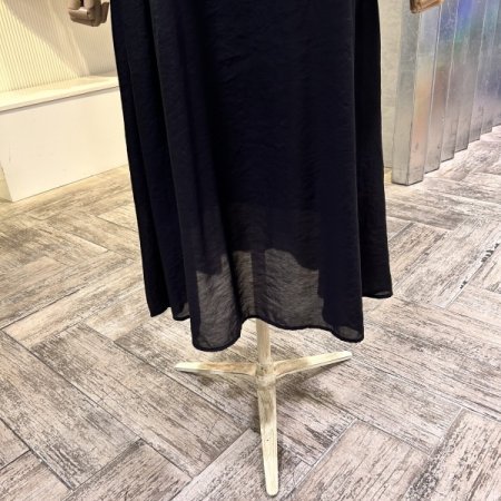 다트 스퀘어넥 퍼프 소매 원피스