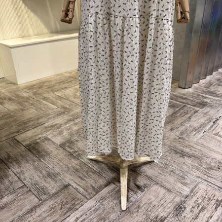 V넥 이단 셔링 민소매 원피스