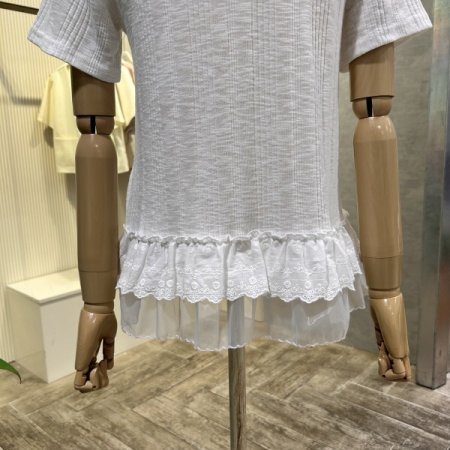 자수 프릴단 라운드 티셔츠