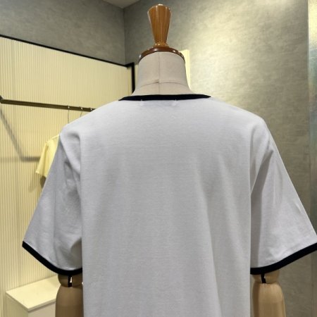 배색 라인 레터링 티셔츠