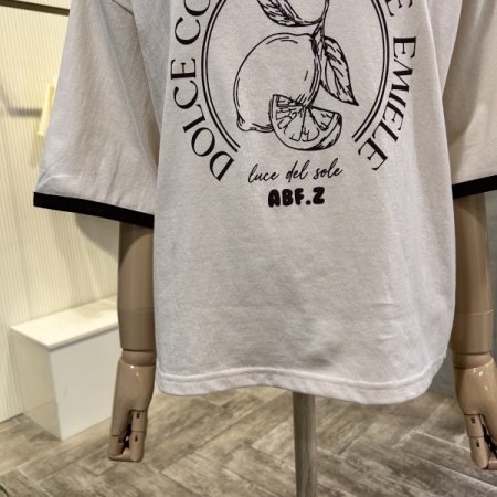 레터링 배색 라인 티셔츠