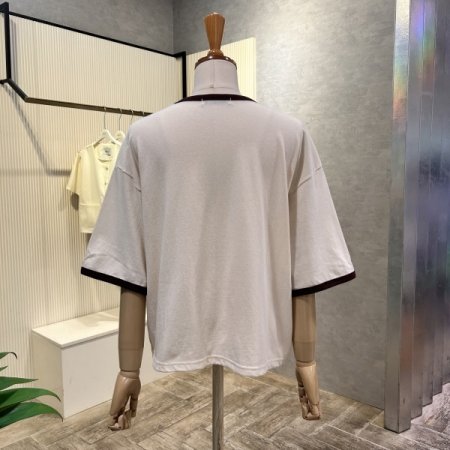 레터링 배색 라인 티셔츠