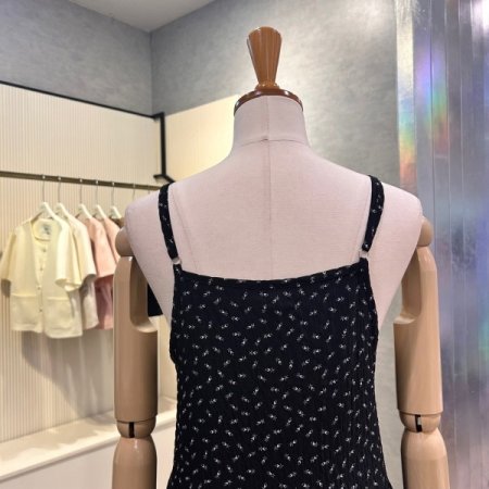 이단 셔링 V넥 민소매 원피스