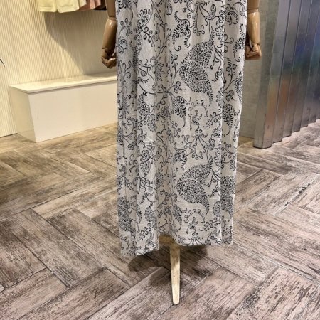 V넥 패턴 민소매 롱 원피스