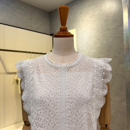 레이스 패턴 민소매 블라우스
