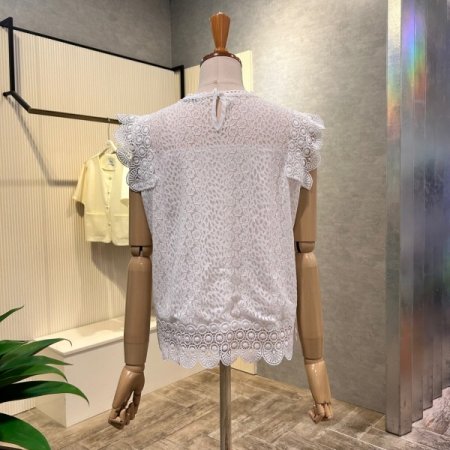 레이스 패턴 민소매 블라우스