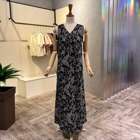 패턴 V넥 민소매 롱 원피스