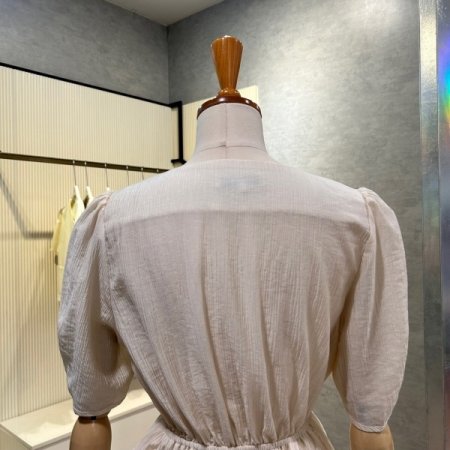 밴딩 프릴 스퀘어넥 블라우스